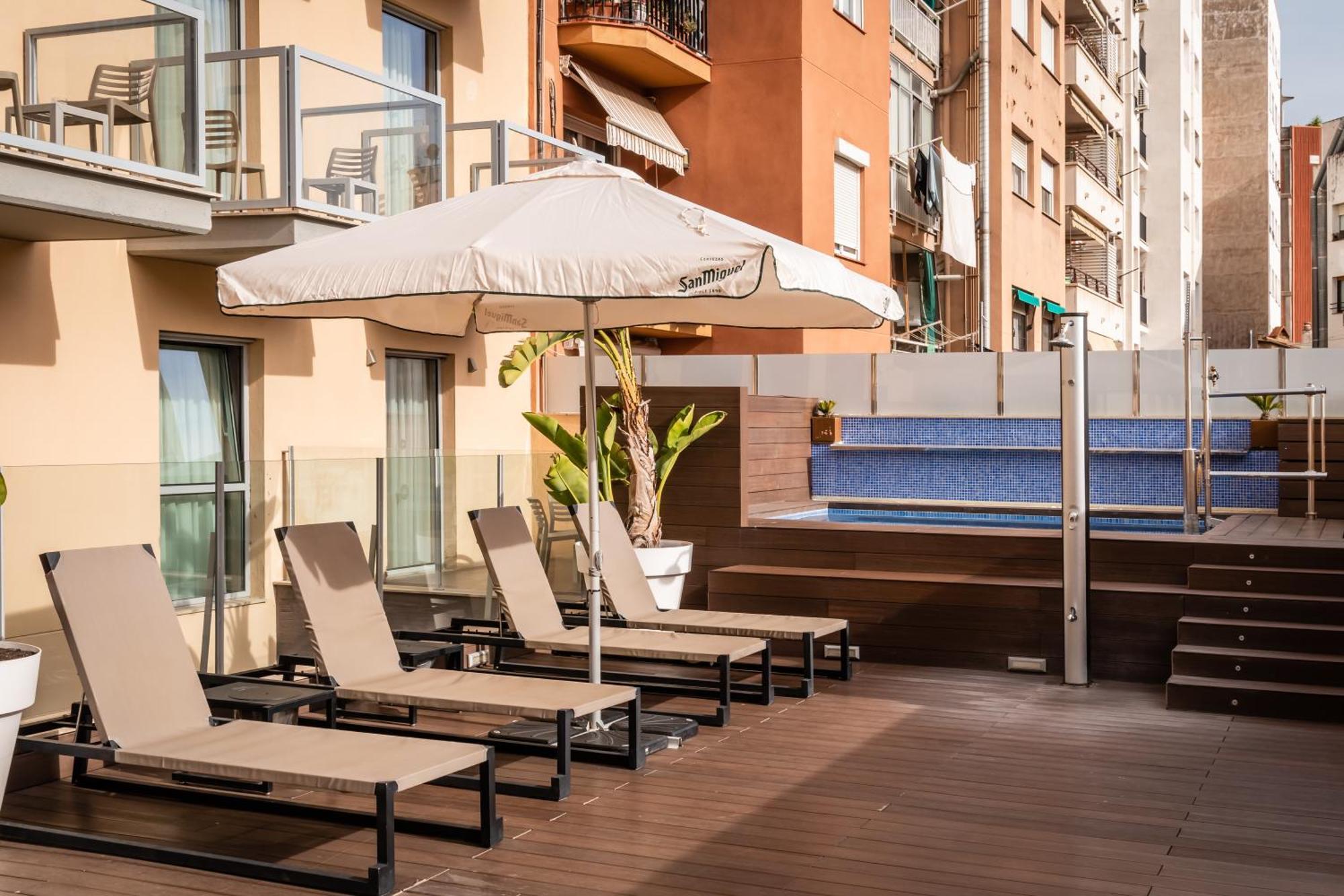 Arya Stadium Hotel — Photos 2